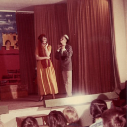 Foto: Schulaufführung im Jahr 1964